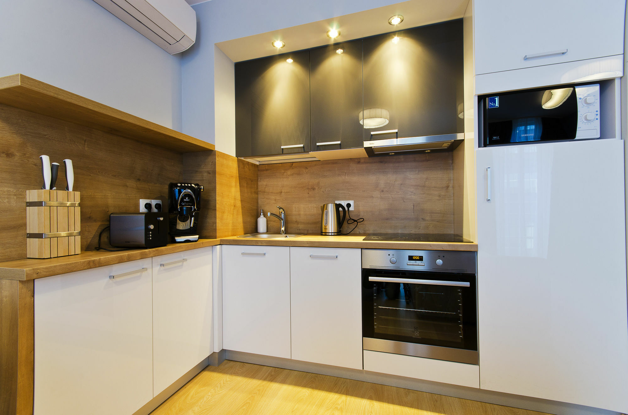 ורוצלב Aparthotel D&C Property Holdings מראה חיצוני תמונה